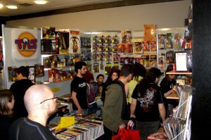 ...τα stands των καταστημάτων comics και ειδικευμένων εκδοτικών...