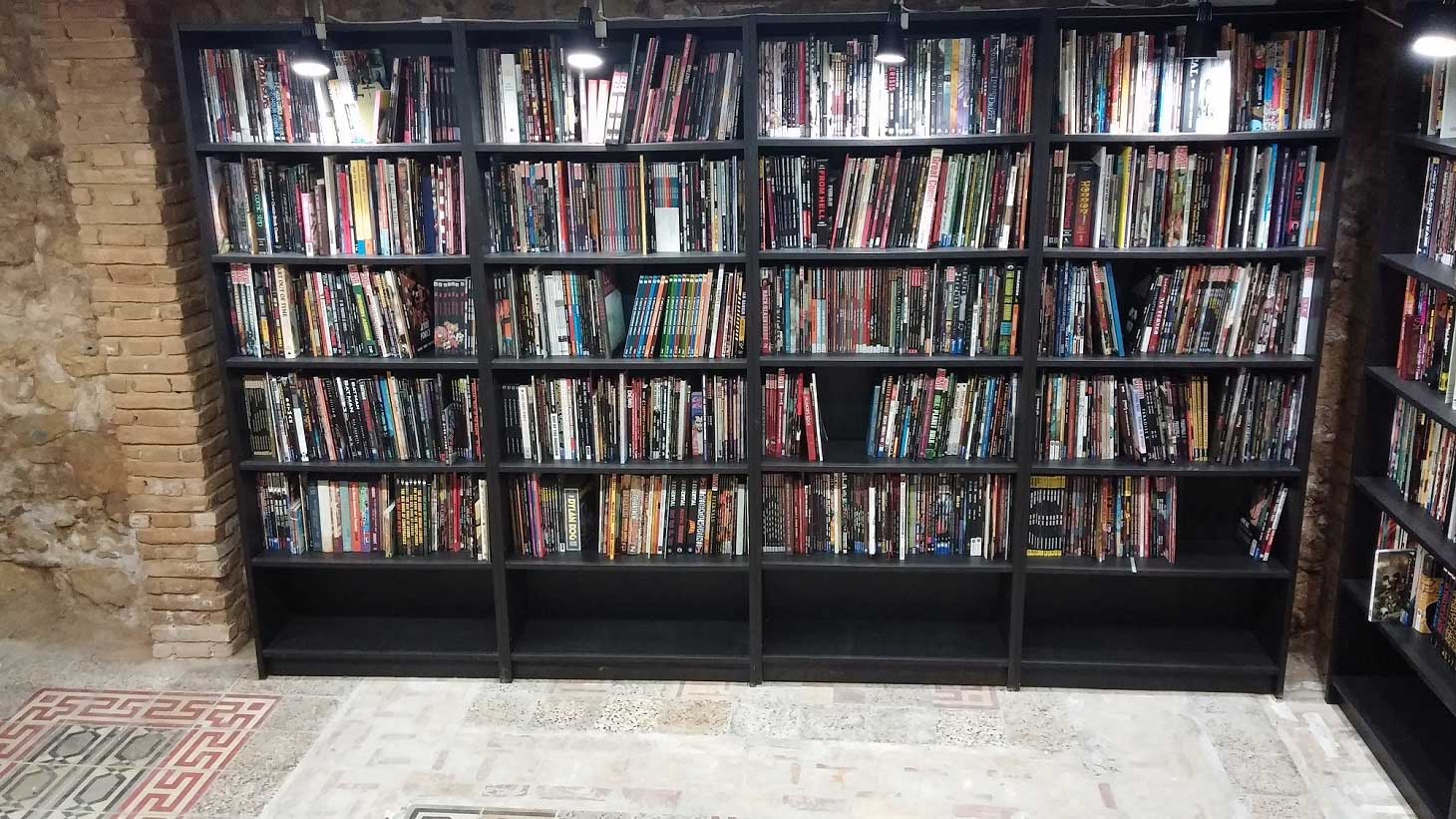 Ένας Χρόνος Athens Comics Library